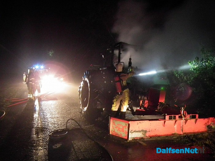 Tractorbrand tijdig geblust op de Vilstersedijk - Foto: Robert Bril