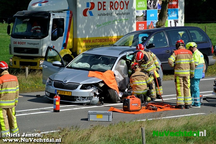 Ongeval Hessenweg met paardentrailer - Foto: Niels Jansen