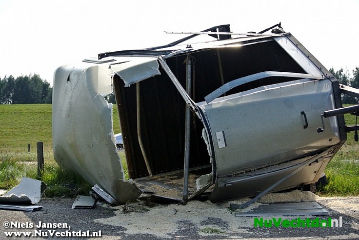 Ongeval Hessenweg met paardentrailer - Foto: Niels Jansen
