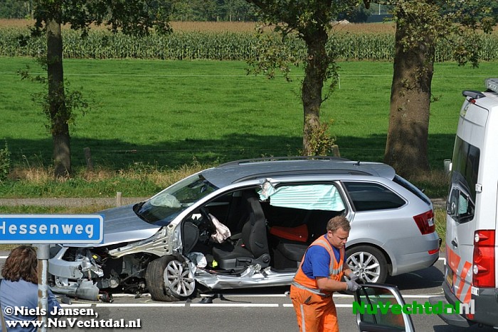 Ongeval Hessenweg met paardentrailer - Foto: Niels Jansen