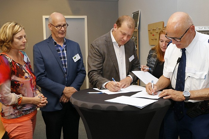 Ondertekening convenant Sociale Kern Teams - Foto: Paul Scholten