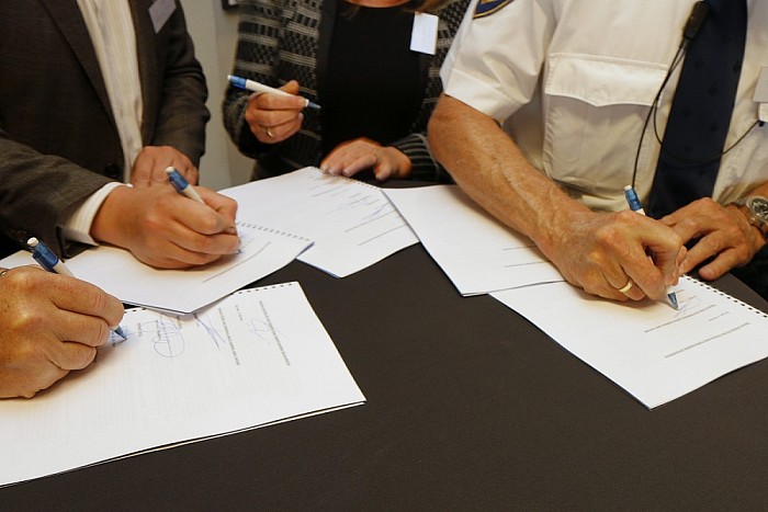 Ondertekening convenant Sociale Kern Teams - Foto: Paul Scholten
