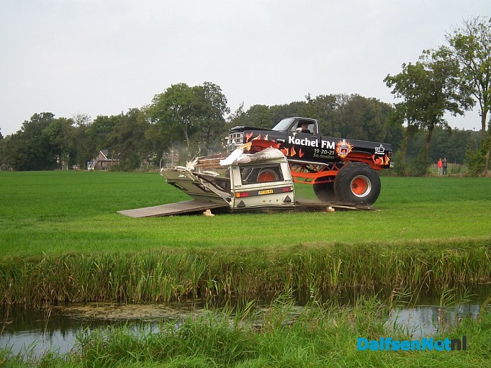 KachelFM sluit af met monstertruck stunt - Foto: Robert Bril