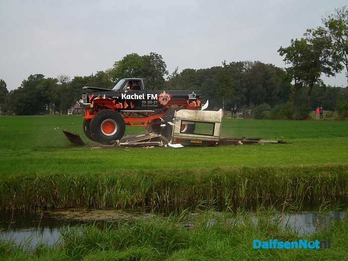 KachelFM sluit af met monstertruck stunt - Foto: Robert Bril