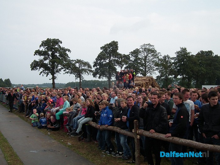KachelFM sluit af met monstertruck stunt - Foto: Robert Bril