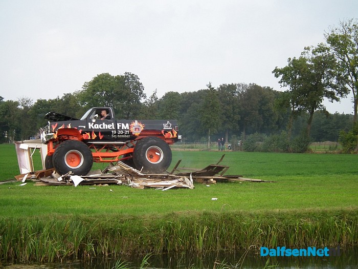 KachelFM sluit af met monstertruck stunt - Foto: Robert Bril