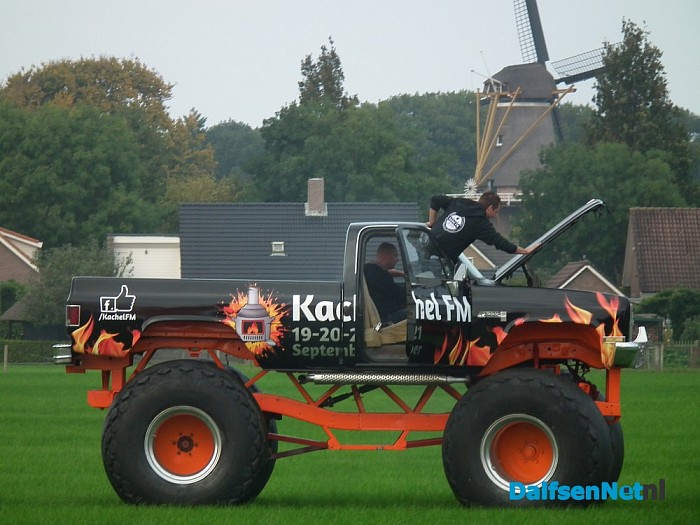 KachelFM sluit af met monstertruck stunt - Foto: Robert Bril