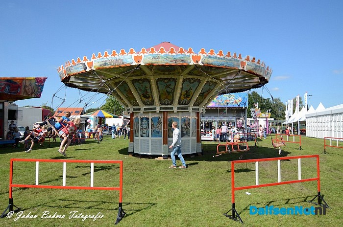 Oranjefeest Nieuwleusen van start. - Foto: Johan Bokma