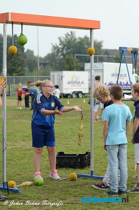 Kinderspelen en de oranjeloop - Foto: Johan Bokma