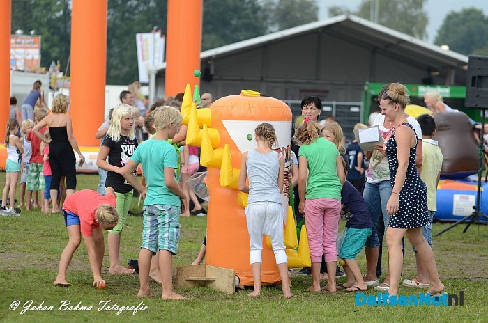 Kinderspelen en de oranjeloop - Foto: Johan Bokma