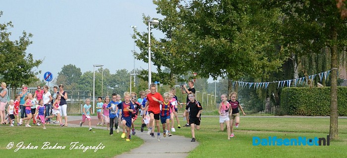 Kinderspelen en de oranjeloop - Foto: Johan Bokma