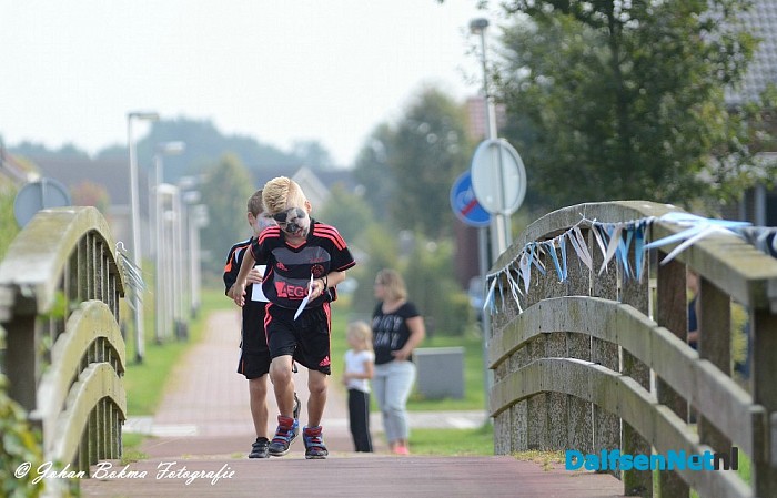 Kinderspelen en de oranjeloop - Foto: Johan Bokma