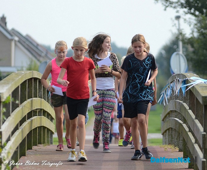 Kinderspelen en de oranjeloop - Foto: Johan Bokma