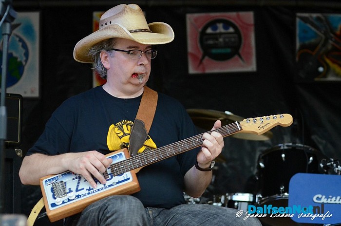 1e cigarbox guitar festival een succes.