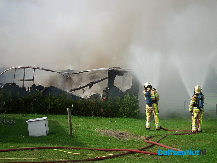 Ongeval tijdens afzetting schuurbrand (update) - Foto: Robert Bril