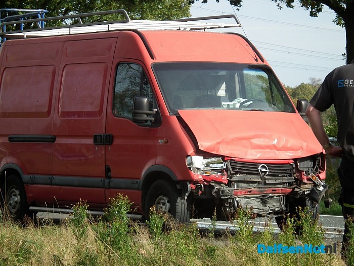Ongeval tijdens afzetting schuurbrand (update) - Foto: Robert Bril