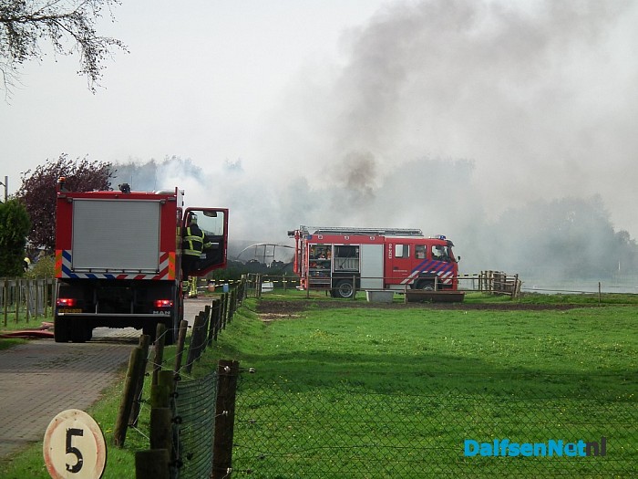 Ongeval tijdens afzetting schuurbrand (update) - Foto: Robert Bril