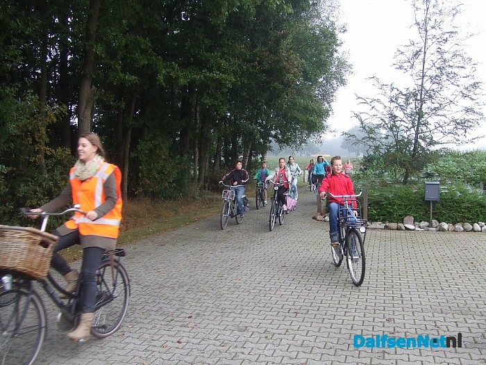 School op bezoek bij dierenbegraafplaats Vennenberg