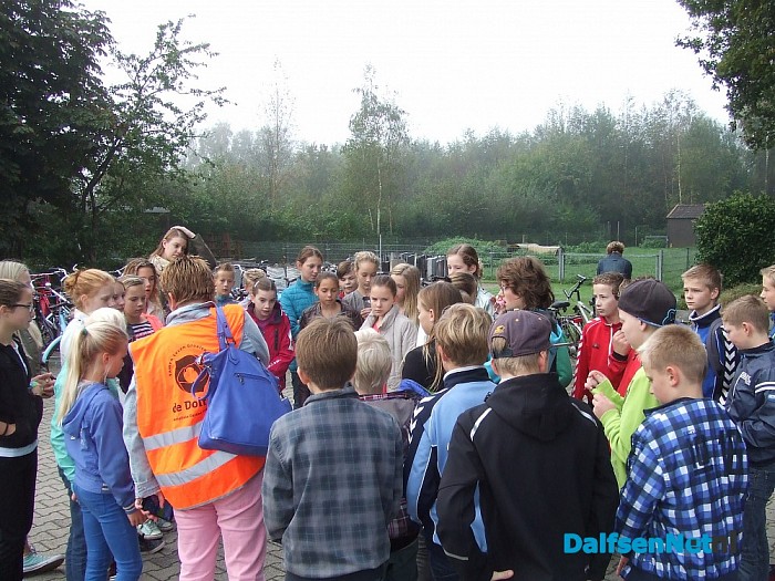 School op bezoek bij dierenbegraafplaats Vennenberg