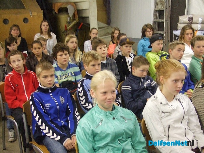 School op bezoek bij dierenbegraafplaats Vennenberg