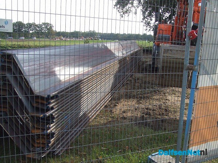 Slaan damwanden aan de Vechtkade is begonnen
