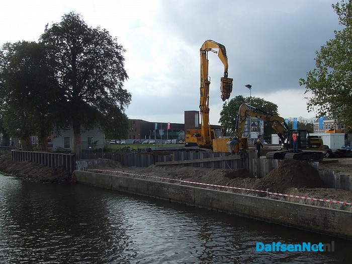 Slaan damwanden aan de Vechtkade is begonnen