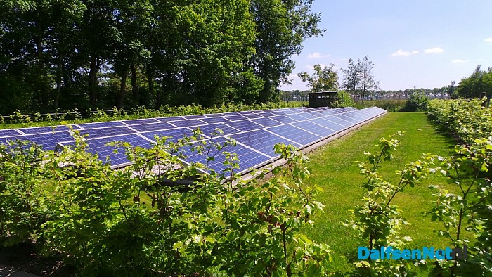 Nieuwleusenaar oogst energie in plaats van groenten in Zonnetuin