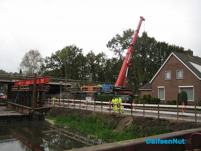 Viaduct Lemelerveld, het takelwerk gaat beginnen