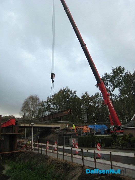 Viaduct Lemelerveld, het takelwerk gaat beginnen
