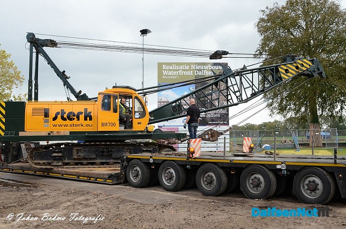 Grote kraan voor nieuwe kade - Foto: Johan Bokma