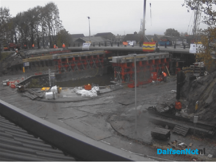 Het viaduct in Lemelerveld in de N348 is met veel hindernissen