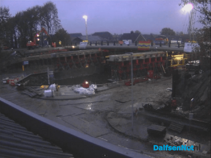 Het viaduct in Lemelerveld in de N348 is met veel hindernissen