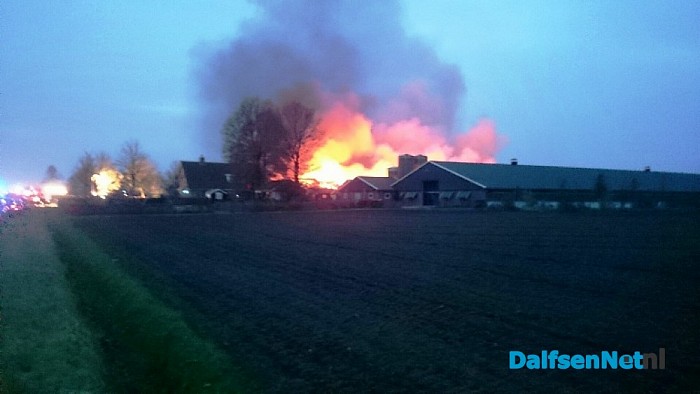 Zeer grote brand in Dalfsen (laatste update 18.49 uur)