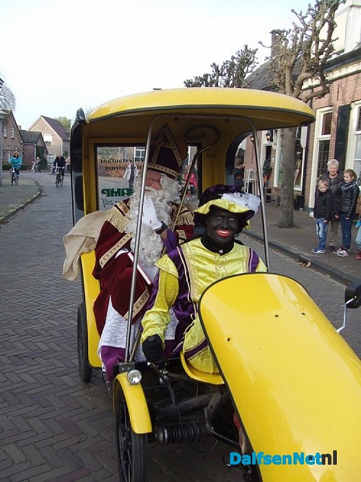 Zwartepiet valt van kerktoren in Hoonhorst (Update)