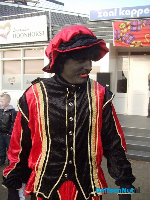 Zwartepiet valt van kerktoren in Hoonhorst (Update)