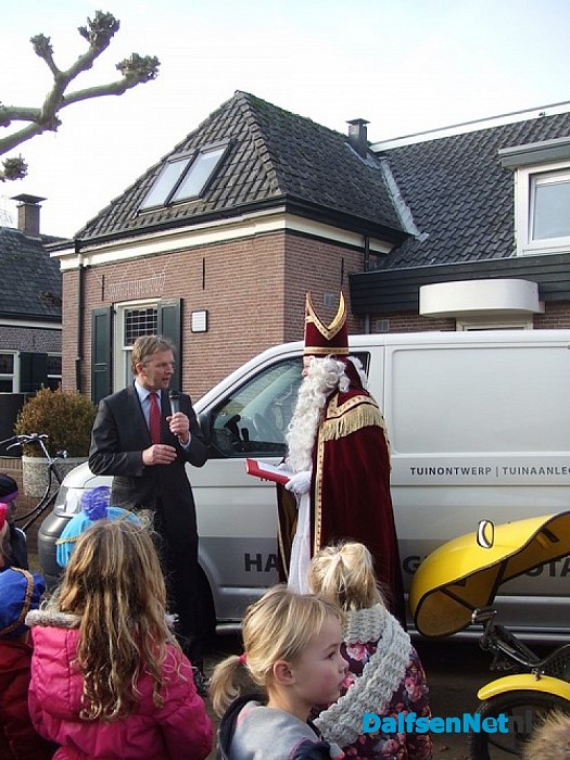 Zwartepiet valt van kerktoren in Hoonhorst (Update)