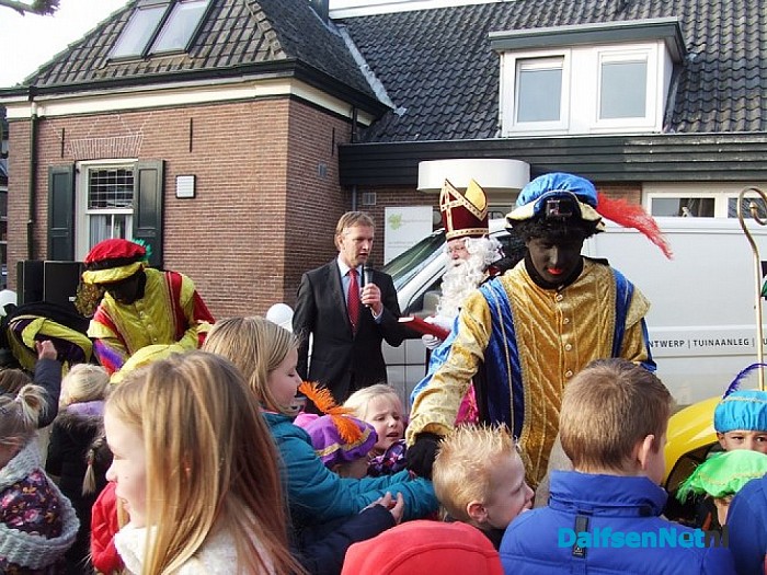 Zwartepiet valt van kerktoren in Hoonhorst (Update)