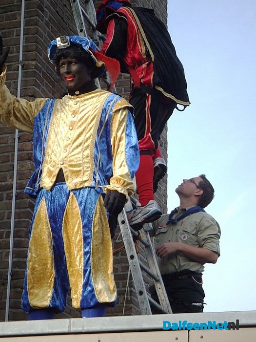 Zwartepiet valt van kerktoren in Hoonhorst (Update)