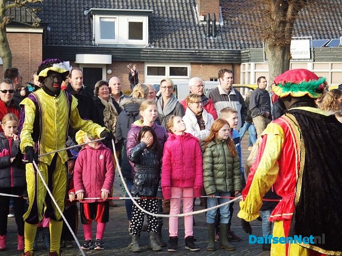 Zwartepiet valt van kerktoren in Hoonhorst (Update)