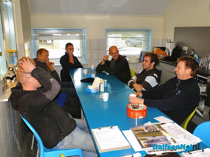 Aan de wandel met dakgoot van 28 meter. - Foto: H.G. Foto