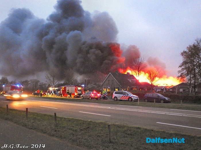 Foto en video grote brand Dalfsen (update 21:50) - Foto: H.G. Foto