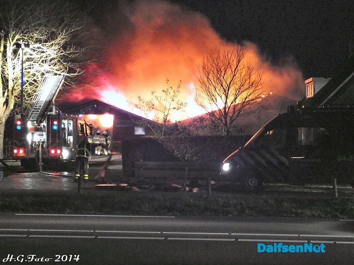 Foto en video grote brand Dalfsen (update 21:50) - Foto: H.G. Foto