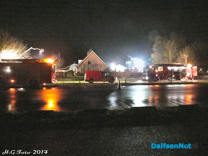 Foto update (23.30 uur) grote brand Hessenweg Dalfsen. - Foto: H.G. Foto