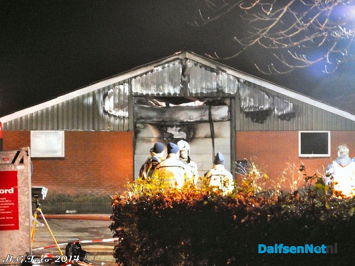 Foto update (23.30 uur) grote brand Hessenweg Dalfsen. - Foto: H.G. Foto