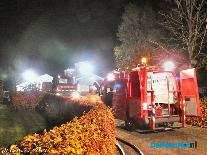 Foto update (23.30 uur) grote brand Hessenweg Dalfsen. - Foto: H.G. Foto