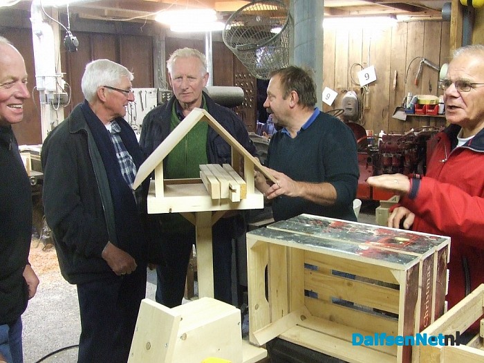 Leer- en werkbedrijf De Enk: vogelhuisjes voor Hoonhorst.