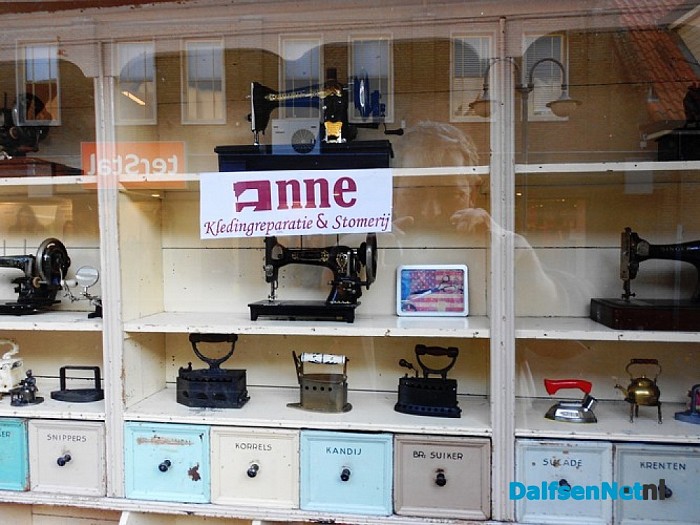 Kledingreparatiewinkel en stomerij (bijna) open