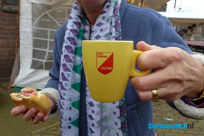 Foto’s kerstmarkt bij katholieke kerk