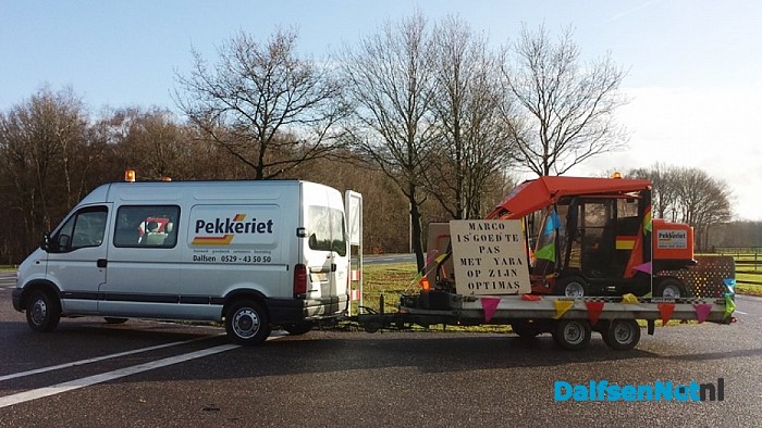 Pekkeriet begeleid bruidspaar