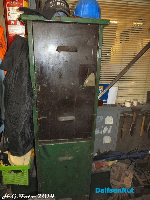 Na 14 jaar weer vuurwerk verkoop in Oudleusen. - Foto: H.G. Foto